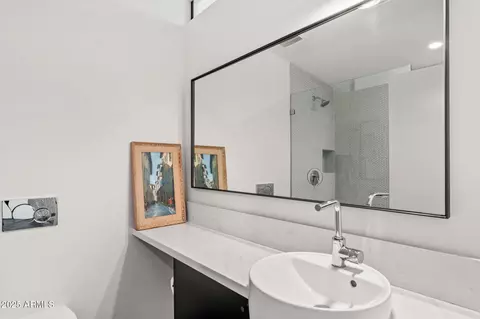 Bath - 4925 E Red Rock Dr #43, Phoenix, AZ 85018 photo 9 of 13