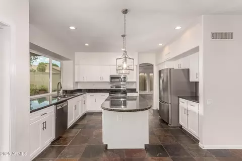 Kitchen - 14660 S 25th Pl, Phoenix, AZ 85048 photo 3 of 5
