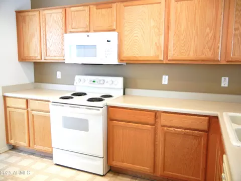 Kitchen - 3440 E Packard Dr, Gilbert, AZ 85298 photo 2 of 3