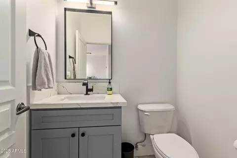 Bath - 10011 N 1st Ave, Phoenix, AZ 85021 photo 1 of 3