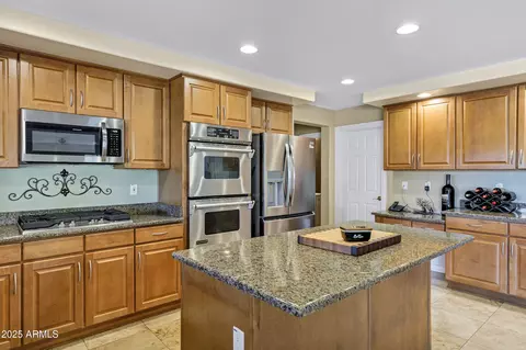 Kitchen - 7555 E Laurel St, Mesa, AZ 85207 photo 5 of 7