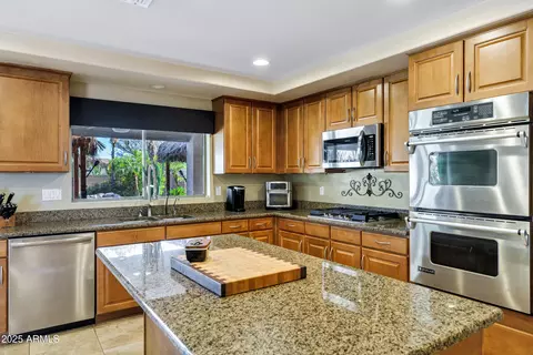 Kitchen - 7555 E Laurel St, Mesa, AZ 85207 photo 4 of 7