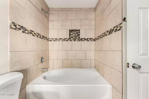 Bath - 4438 E Belleview St, Phoenix, AZ 85008 photo 3 of 3