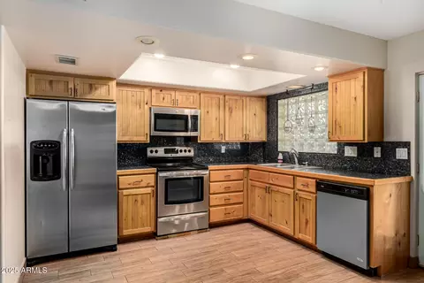 Kitchen - 4438 E Belleview St, Phoenix, AZ 85008 photo 2 of 4