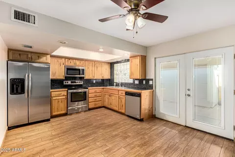 Kitchen - 4438 E Belleview St, Phoenix, AZ 85008 photo 1 of 4