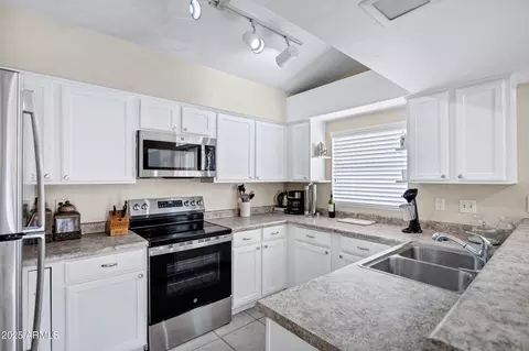 12244 S 45th St, Phoenix, AZ 85044