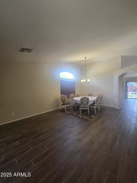 Dining - 1325 E Branham Ln, Phoenix, AZ 85042 photo 1 of 2
