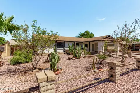 802 W Michelle Dr, Phoenix, AZ 85023