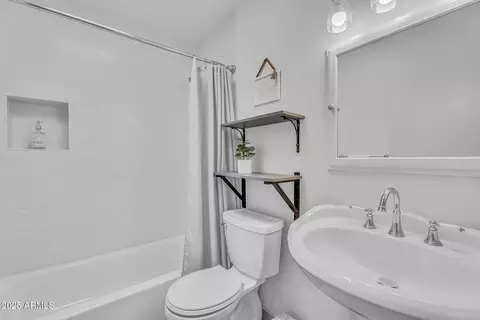 Bath - 723 W 5th Ave, Apache Junction, AZ 85120 photo 2 of 2