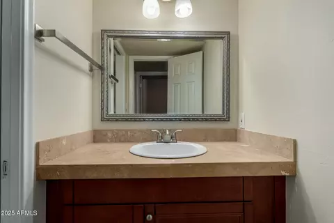 Bath - 5334 N 3rd Ave, Phoenix, AZ 85013 photo 2 of 4