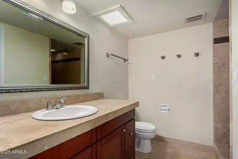 Bath - 5334 N 3rd Ave, Phoenix, AZ 85013 photo 3 of 4