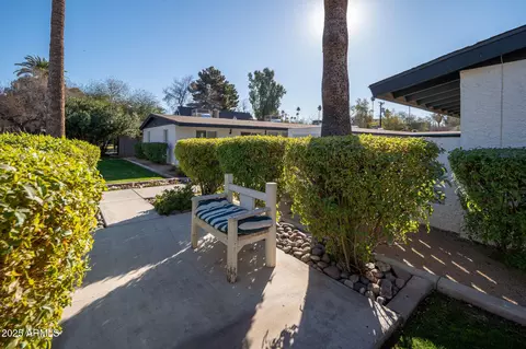 37 W Medlock Dr, Phoenix, AZ 85013 photo 8