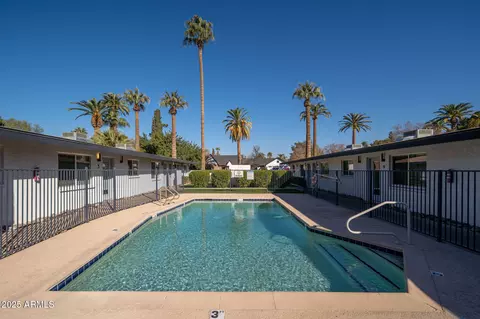 37 W Medlock Dr, Phoenix, AZ 85013 photo 10