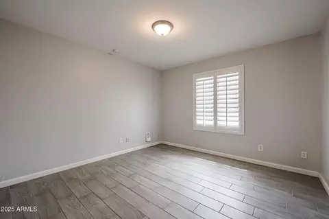 Bedroom - 1648 E Campus Dr, Tempe, AZ 85282 photo 5 of 9