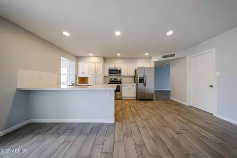Kitchen - 1648 E Campus Dr, Tempe, AZ 85282 photo 1 of 3