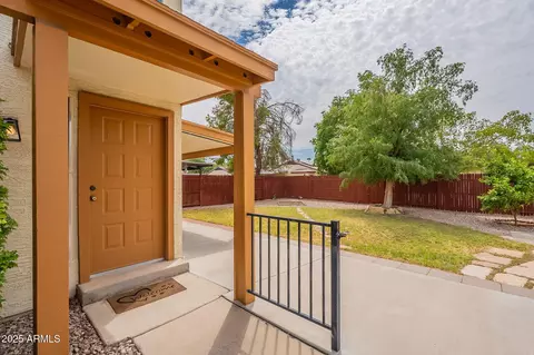 1023 Escuda Dr, Phoenix, AZ 85024 photo 9