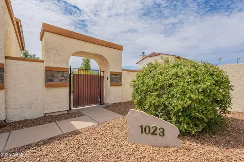 1023 Escuda Dr, Phoenix, AZ 85024 photo 4
