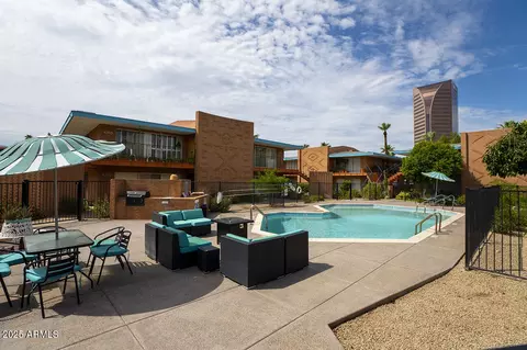 Exterior - 101 E Palm Ln #C, Phoenix, AZ 85004 photo 6 of 8