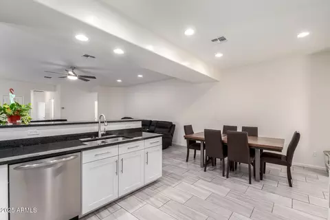 Kitchen - 7207 E Olla Ave, Mesa, AZ 85212 photo 1 of 1