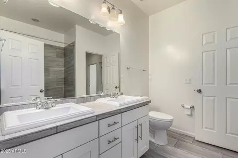 Bath - 7207 E Olla Ave, Mesa, AZ 85212 photo 3 of 4