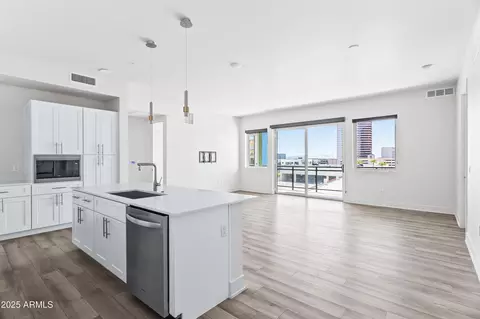 3131 N Central Ave #6015, Phoenix, AZ 85012