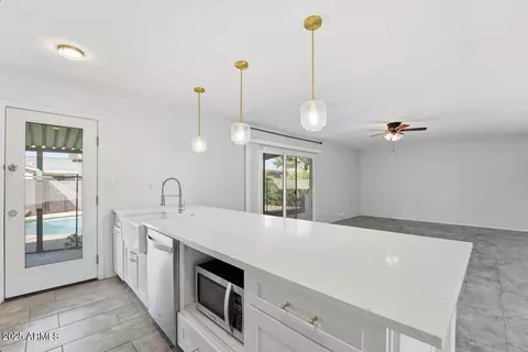 Kitchen - 1644 E Broadmor Dr, Tempe, AZ 85282 photo 8 of 9