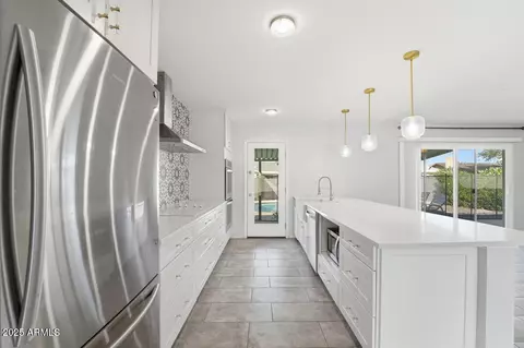 Kitchen - 1644 E Broadmor Dr, Tempe, AZ 85282 photo 2 of 9
