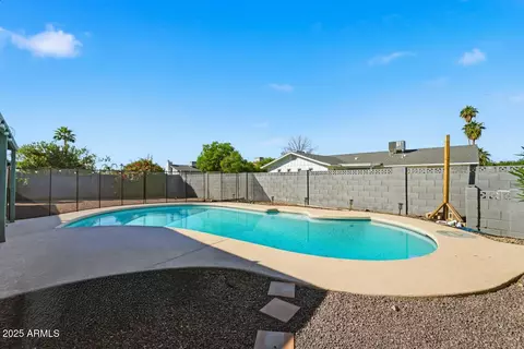 Exterior - 1644 E Broadmor Dr, Tempe, AZ 85282 photo 2 of 10