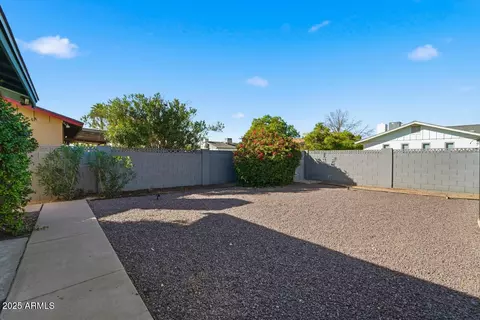 Exterior - 1644 E Broadmor Dr, Tempe, AZ 85282 photo 6 of 10