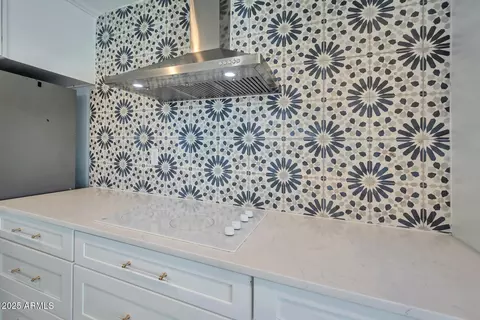 Kitchen - 1644 E Broadmor Dr, Tempe, AZ 85282 photo 5 of 9