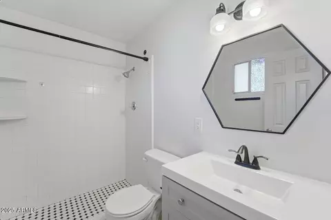 Bath - 1644 E Broadmor Dr, Tempe, AZ 85282 photo 2 of 2