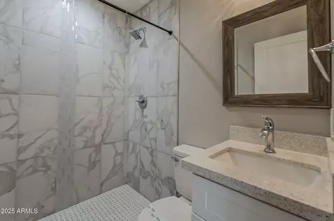 Bath - 9628 N 10th Ave, Phoenix, AZ 85021 photo 1 of 2