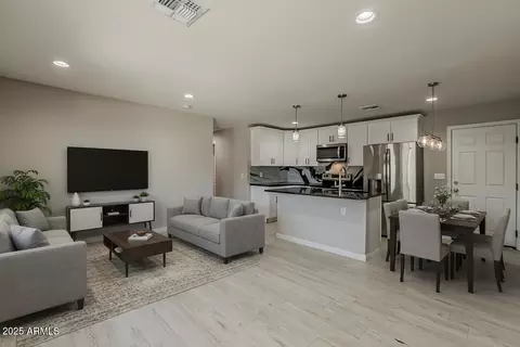 Living - 9628 N 10th Ave, Phoenix, AZ 85021 photo 1 of 1