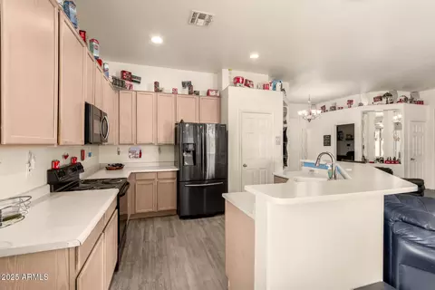 Kitchen - 10424 E Forge Ave, Mesa, AZ 85208 photo 2 of 4