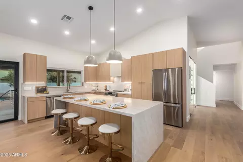 6019 E Paradise Ln, Scottsdale, AZ 85254
