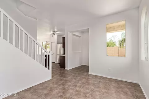 Living - 1401 E Bloch Rd, Phoenix, AZ 85040 photo 2 of 7