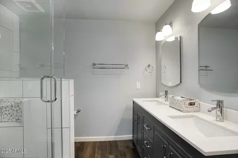 Bath - 4339 E Osborn Rd, Phoenix, AZ 85018 photo 1 of 3