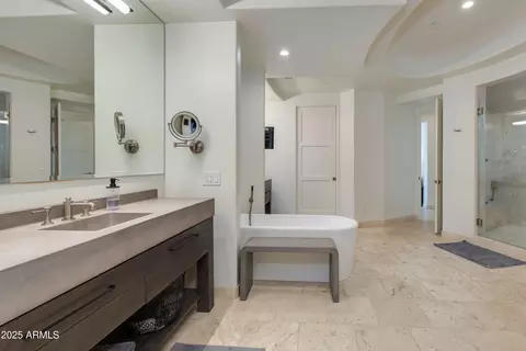 Bath - 8 E Biltmore Est #110, Phoenix, AZ 85016 photo 2 of 2