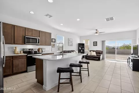 1832 S 239th Dr, Buckeye, AZ 85326
