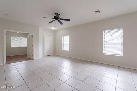 2210 N 27th Pl, Phoenix, AZ 85008 photo 9