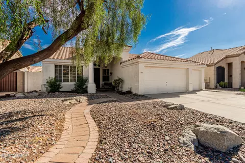 217 W Smoke Tree Rd, Gilbert, AZ 85233