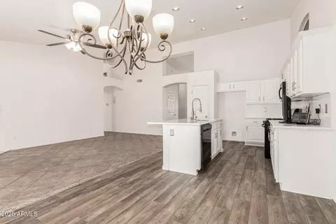 217 W Smoke Tree Rd, Gilbert, AZ 85233 photo 8