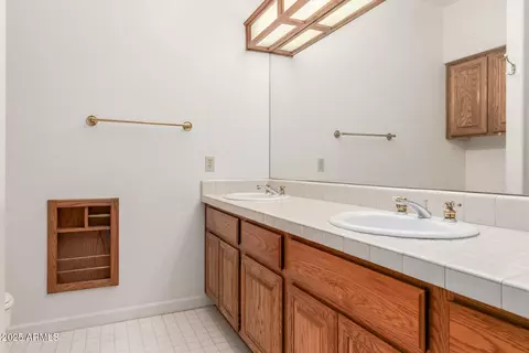 Bath - 3627 E Saltsage Dr, Phoenix, AZ 85048 photo 3 of 4
