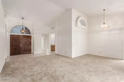 Living - 3627 E Saltsage Dr, Phoenix, AZ 85048 photo 2 of 8