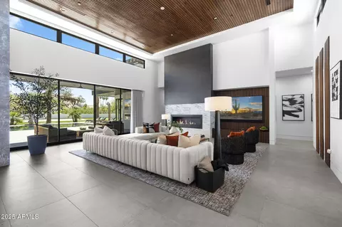 Living - 4763 N 53rd St, Phoenix, AZ 85018 photo 1 of 7