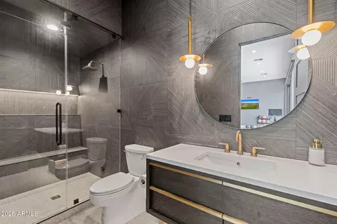 Bath - 4763 N 53rd St, Phoenix, AZ 85018 photo 9 of 10