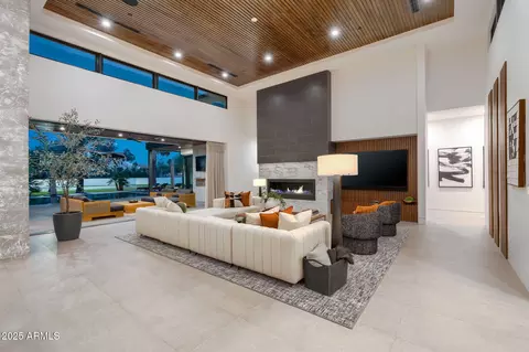 Living - 4763 N 53rd St, Phoenix, AZ 85018 photo 6 of 7
