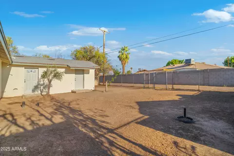 Exterior - 3223 W Camelback Rd, Phoenix, AZ 85017 photo 2 of 3