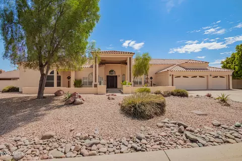 7731 W Villa Rita Dr, Glendale, AZ 85308