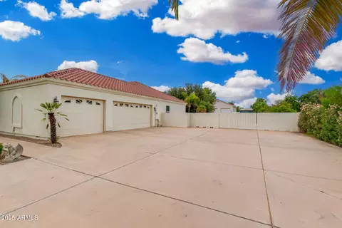 Exterior - 2610 E Meadowview Dr, Gilbert, AZ 85298 photo 4 of 18